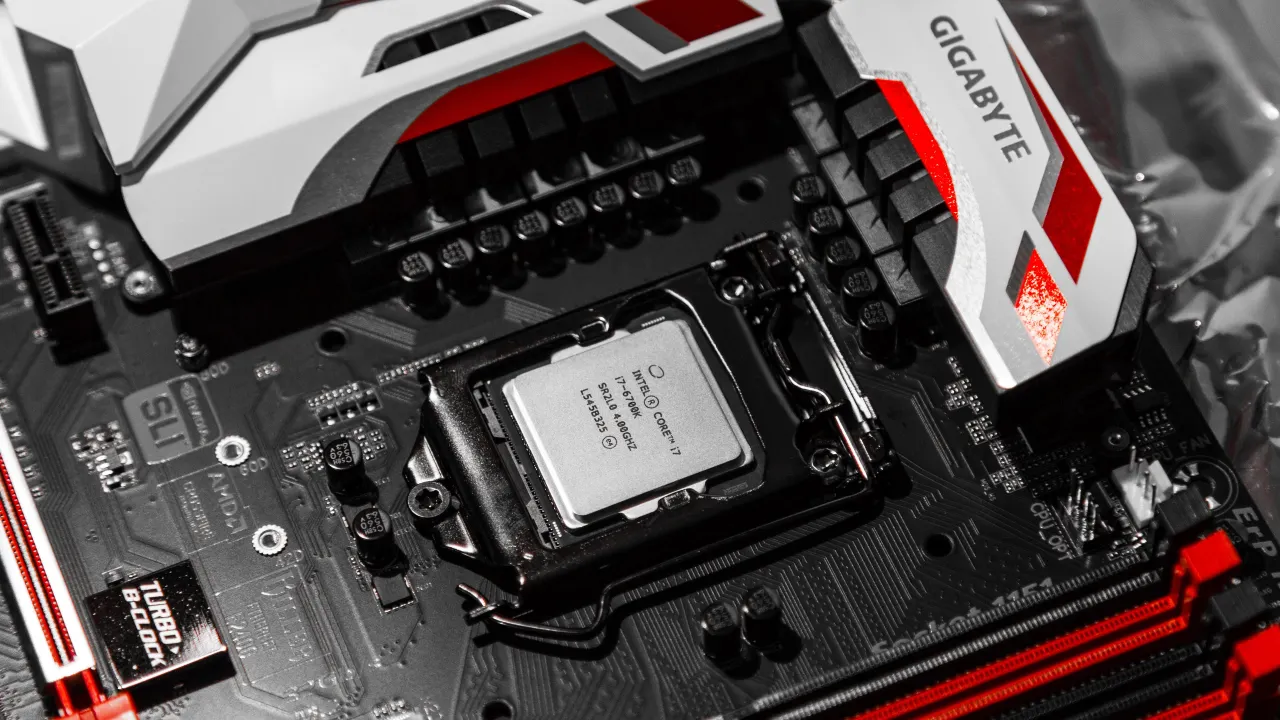 Gigabyte Motherboard with Intel i7 CPU equipped in it