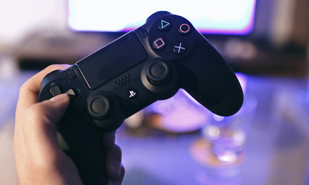 Benefits and Drawbacks of Dedicated Video Game Hosting