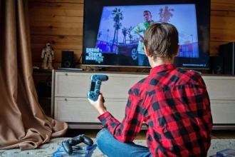 Microsoft’s Bold Xbox Plan Might Let You Play PlayStation’s Top Exclusives