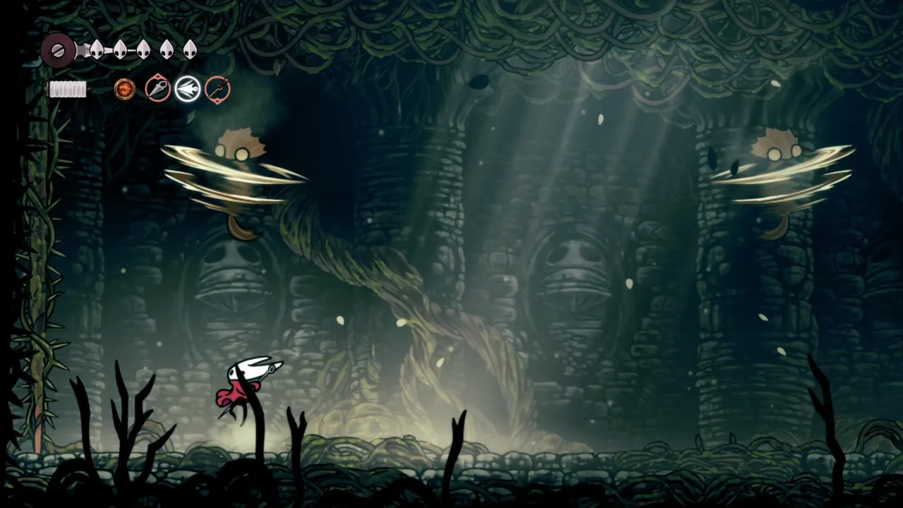 Flying Minions attack in Sister Splinter fight in Hollow Knight Silksong