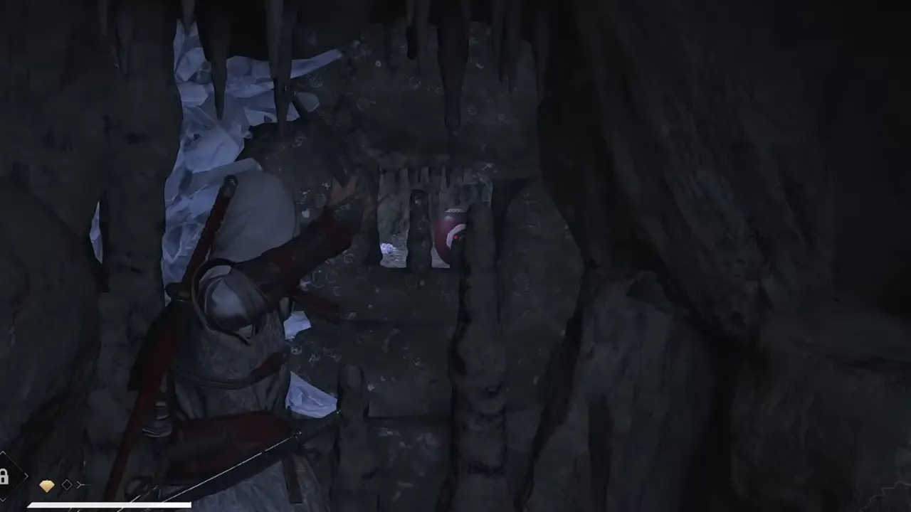 Naoe throwing shuriken at explosive bar to blast it in AC Shadows