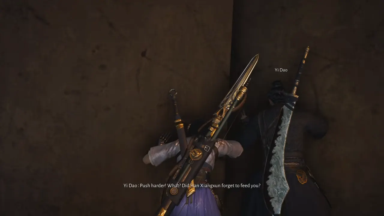 Character and Yi Dao force opening the stone gate.